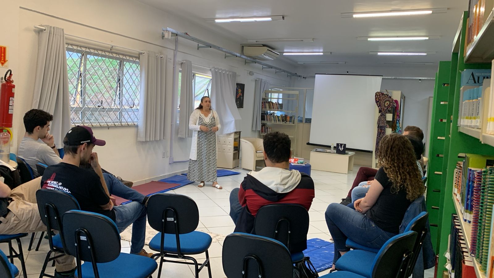 Atividade de meditação para foco durante Semana Nacional do Livro e da Biblioteca