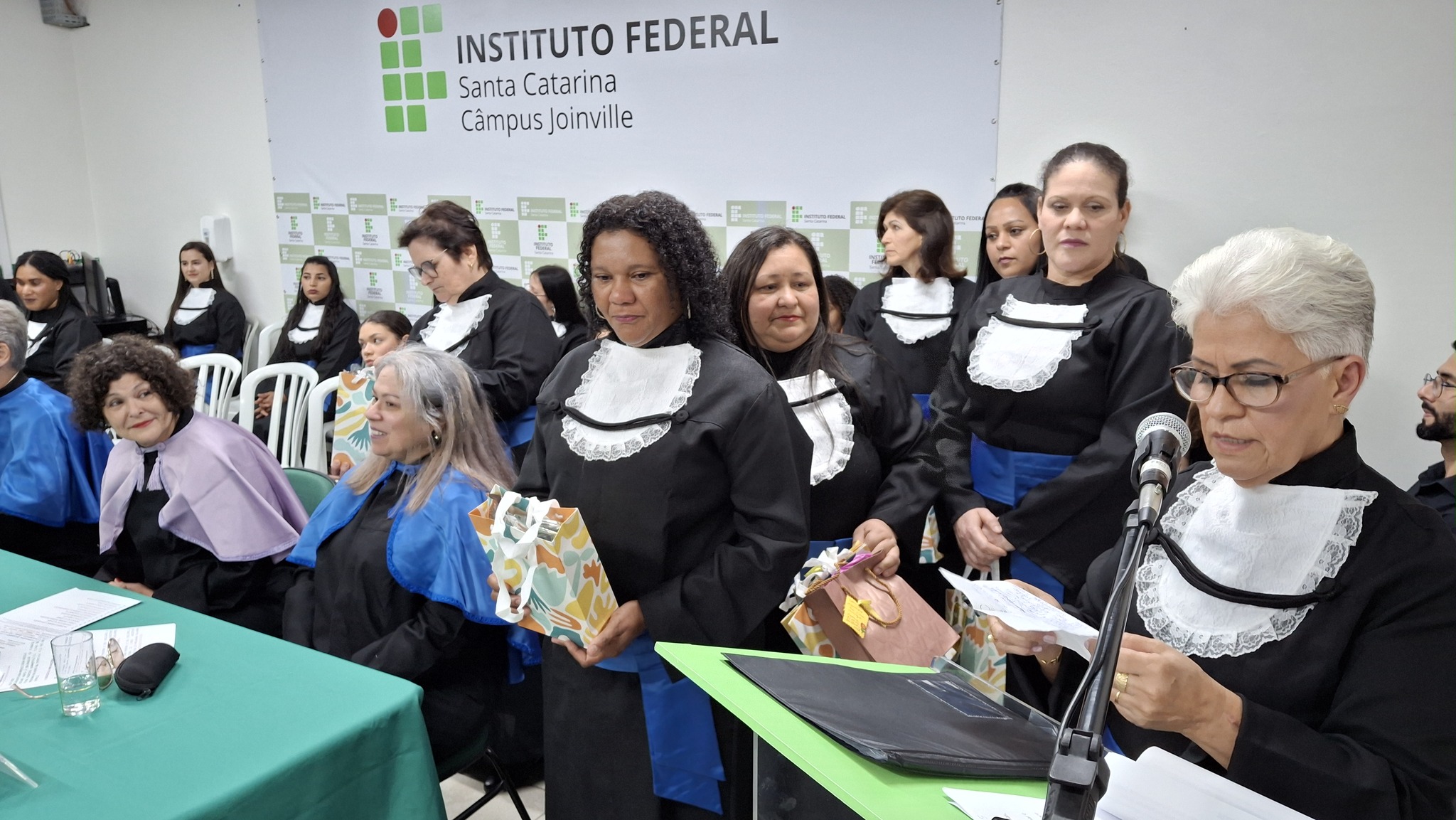 Formatura do curso de Assistente Administrativo - Mulheres Mil