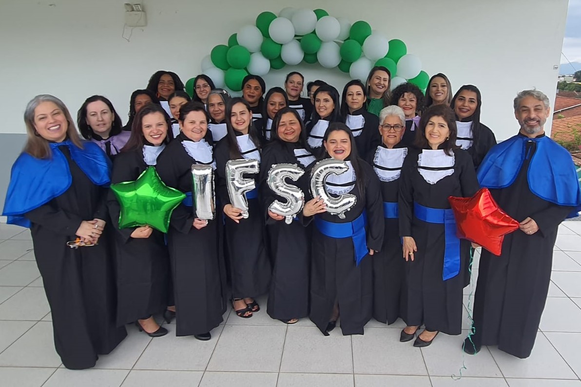 Formatura do curso de Assistente Administrativo - Mulheres Mil