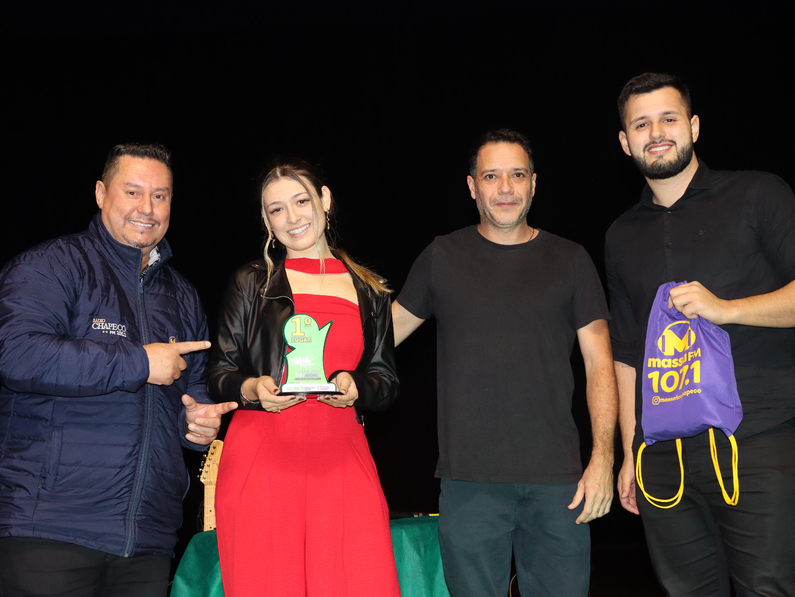 1º lugar: Larissa Dalla Riva e Lucas Gabriel Cardoso Jandrey, com 