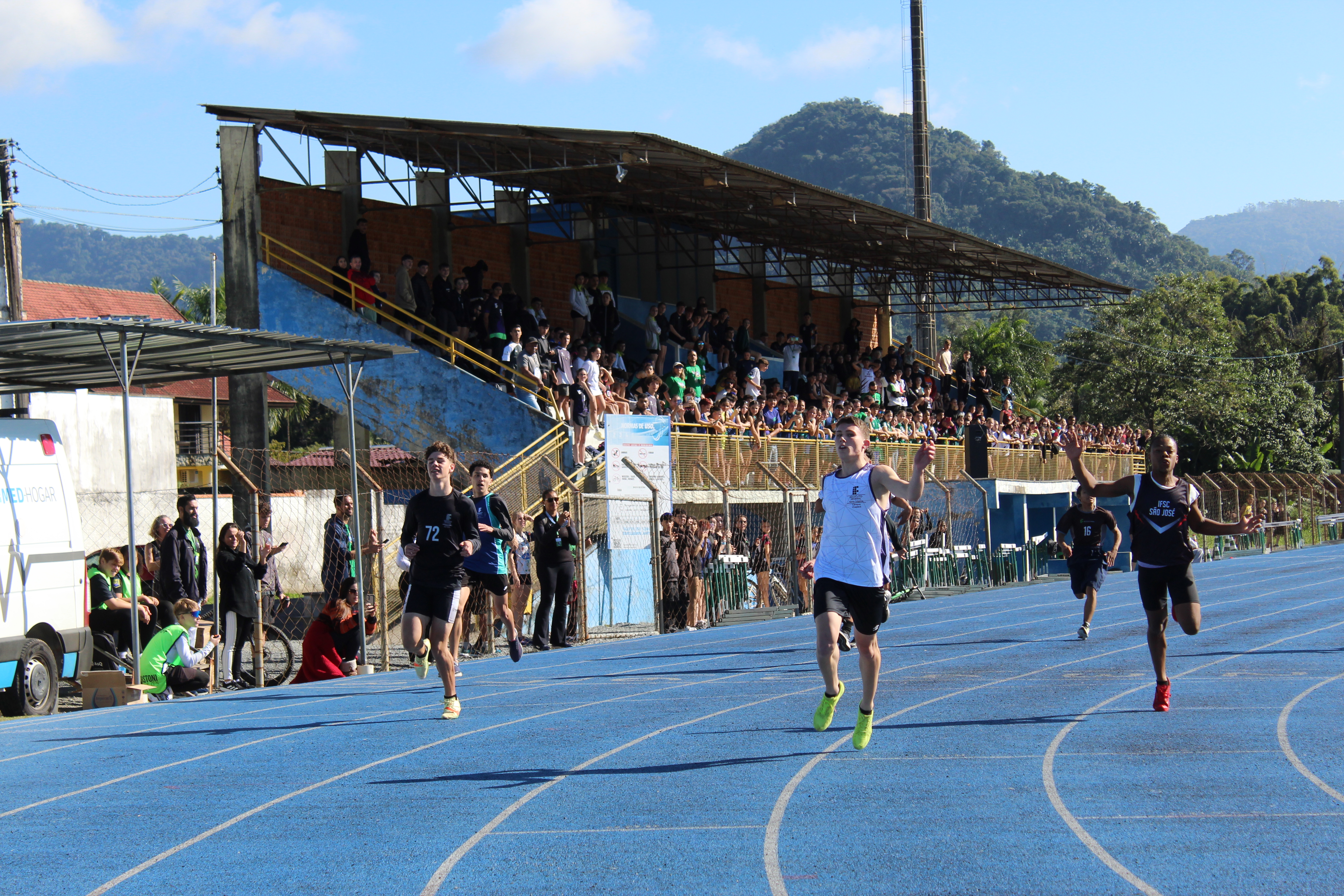Atleta de Chapecó Luís Henrique, ouro nos 100m, 200m, 4x100m e 4x400m