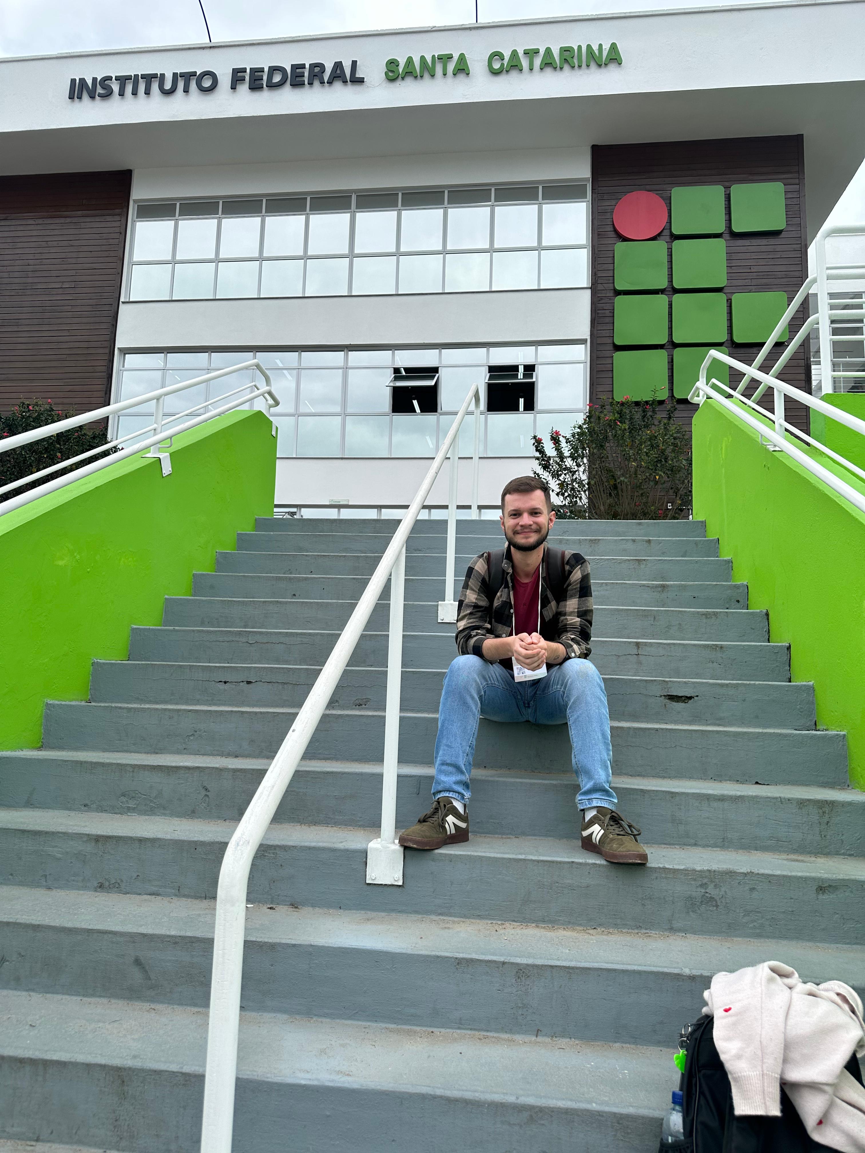 Estudante Gabriel Douglas Ciquelero cursa Engenharia de Controle e Automação em Chapecó e apresentou trabalhos pela quarta vez no Sepei