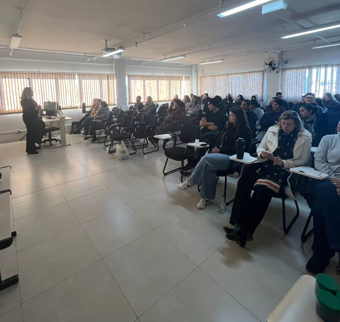 Comissão IFSC Sustentável do Câmpus Xanxerê, em parceria com a empresa Alcaplas, realizou uma capacitação na tarde do dia 25 de junho para comunidade acadêmica sobre a temática de resíduos sólidos e sustentabilidade