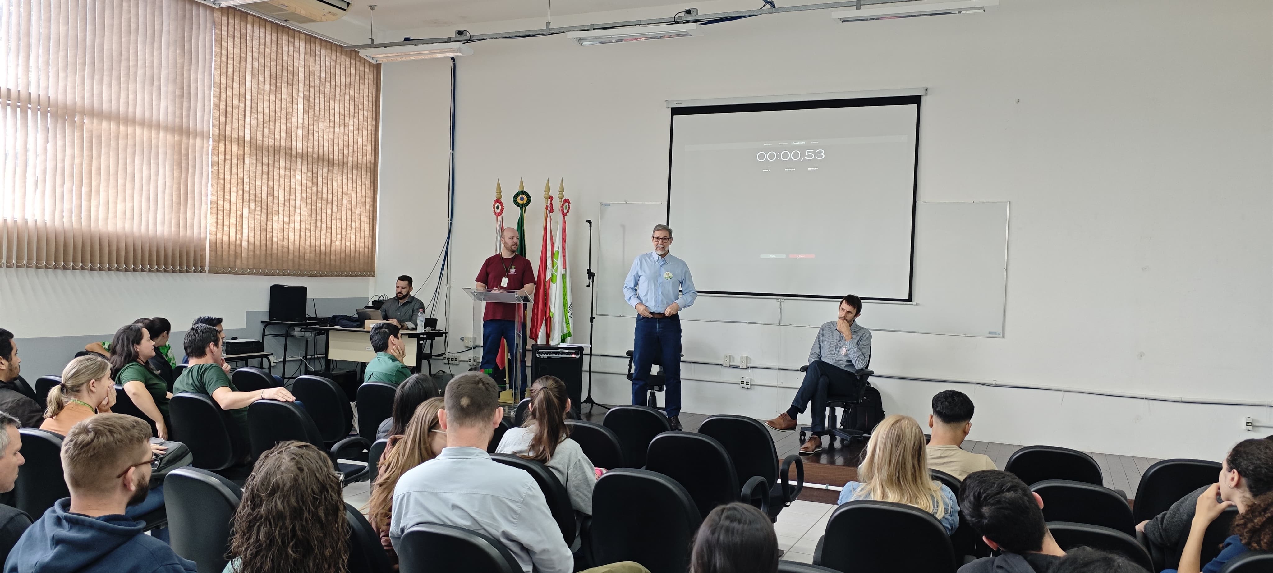 Debate entre candidatos à direção-geral no IFSC Rau.