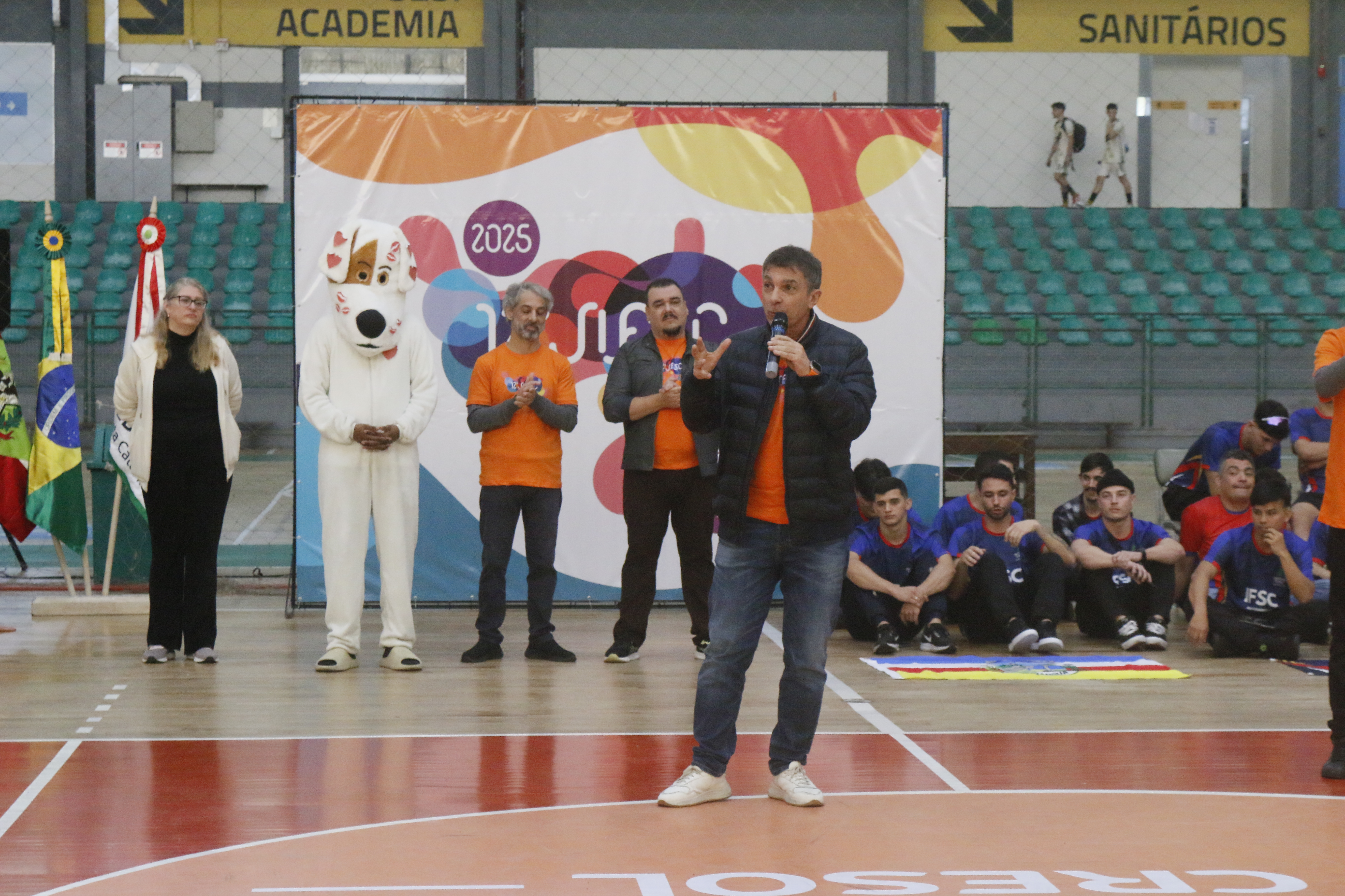 Maurício Gariba Junior, reitor do IFSC, destacou o comprometimento dos servidores para que os Jogos aconteçam
