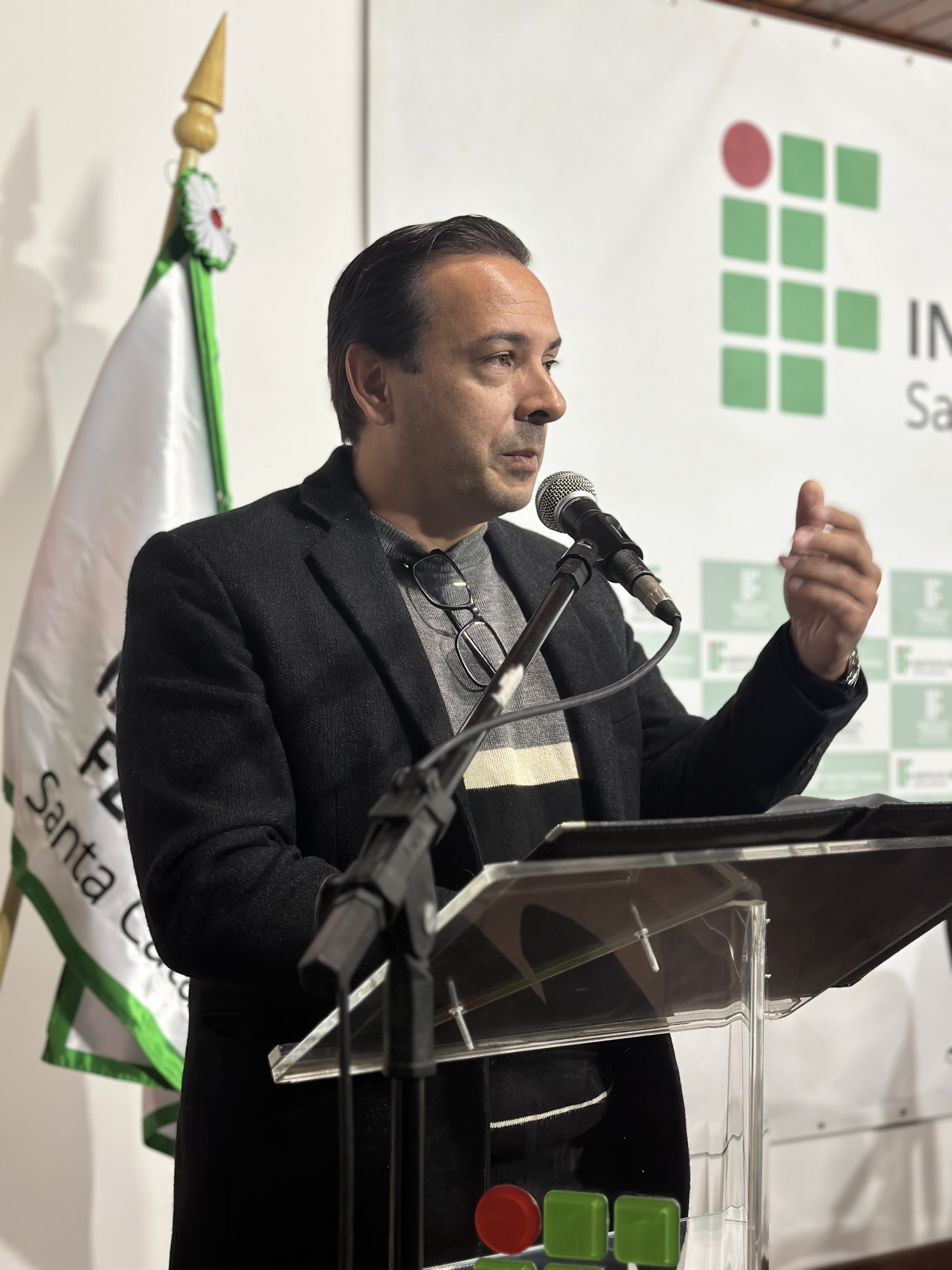 O pró-reitor de Ensino, Adriano Larentes, reforçou o papel do IFSC no enfrentamento das desigualdades.
