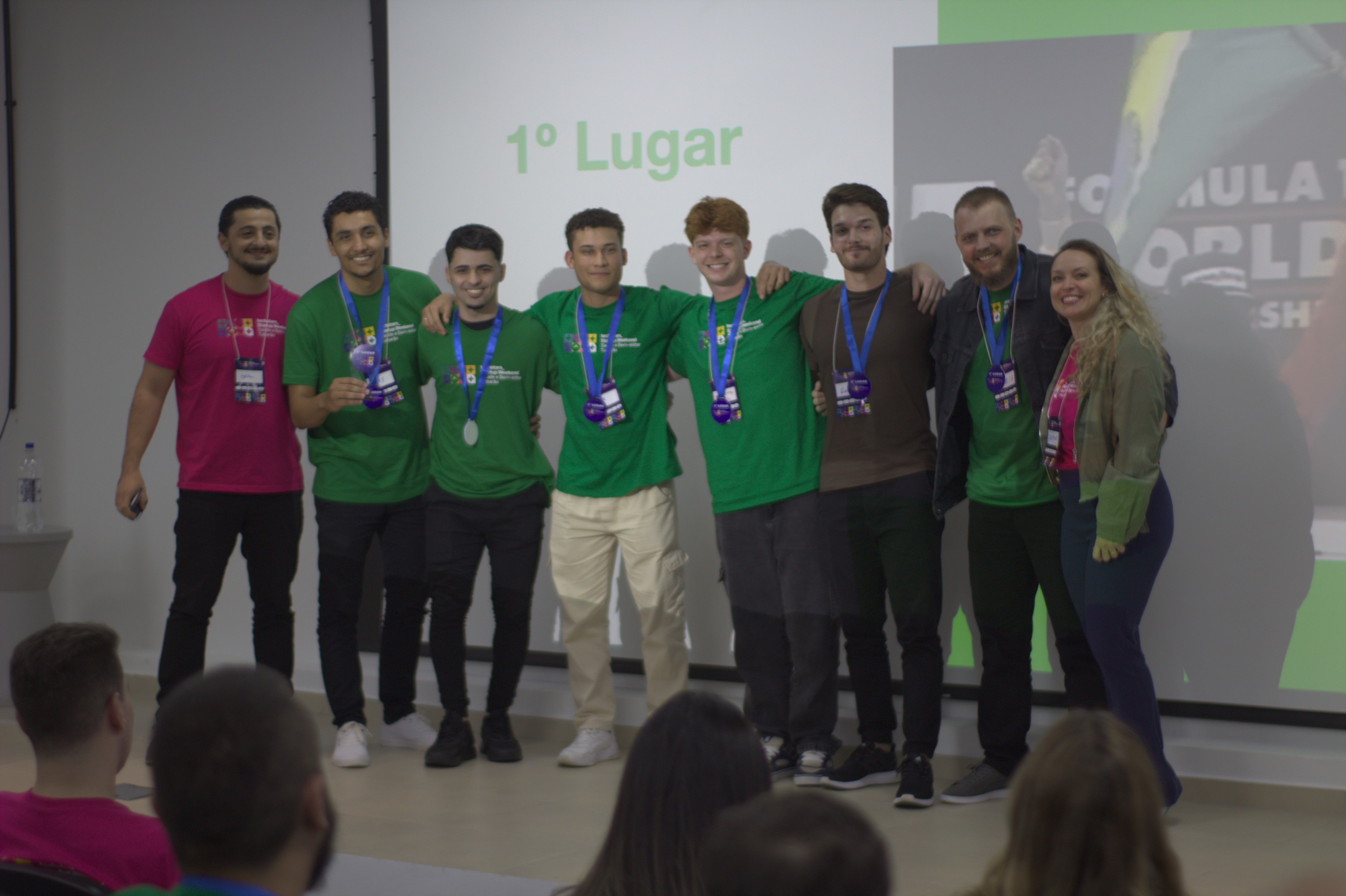 Equipe vencedora da Startup Weekend Tubarão 2025