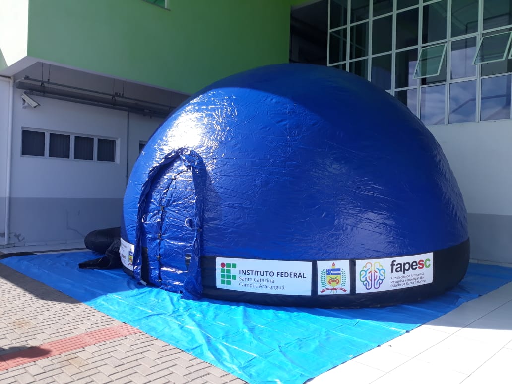 O planetário móvel foi adquirido com recursos de um edital da Fundação de Amparo à Pesquisa e Inovação do Estado (Fapesc)