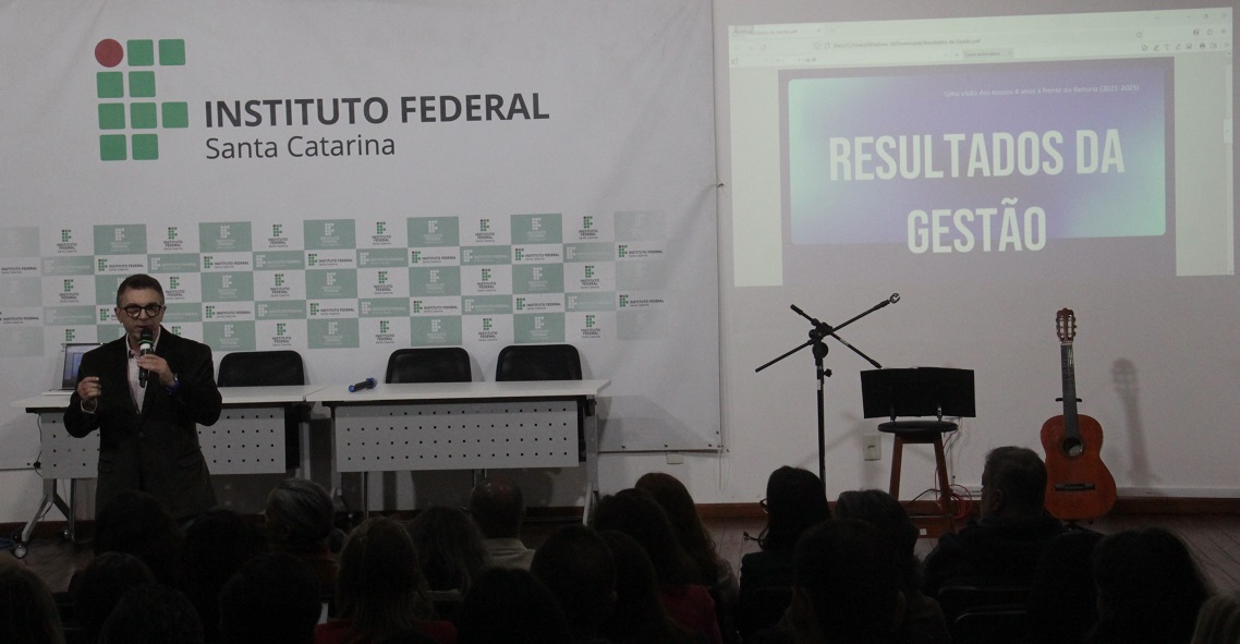 O reitor Maurício Gariba Júnior falou sobre os resultados e desafios da gestão