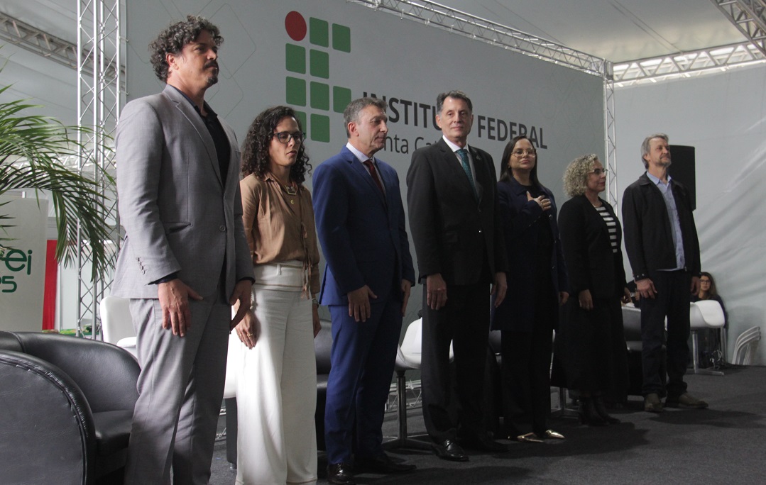 Autoridades presentes da solenidade