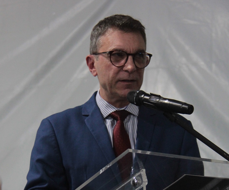 O ex-reitor Maurício Gariba Júnior em seu discurso