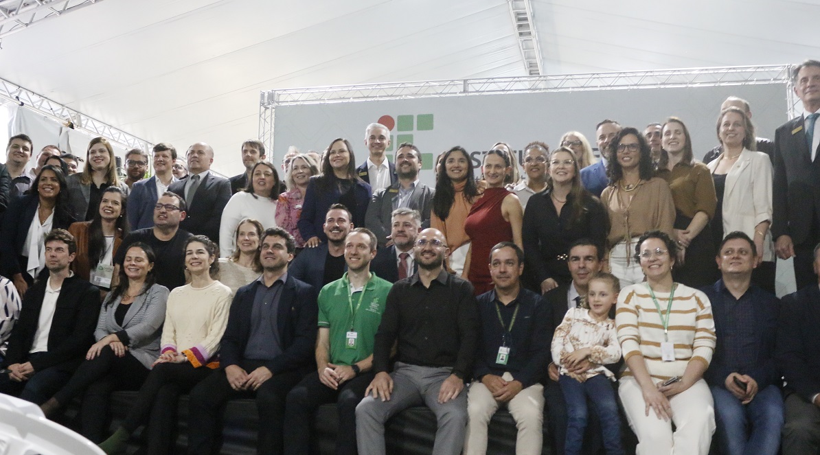 Diretores e ex-diretores de câmpus e gestores do IFSC
