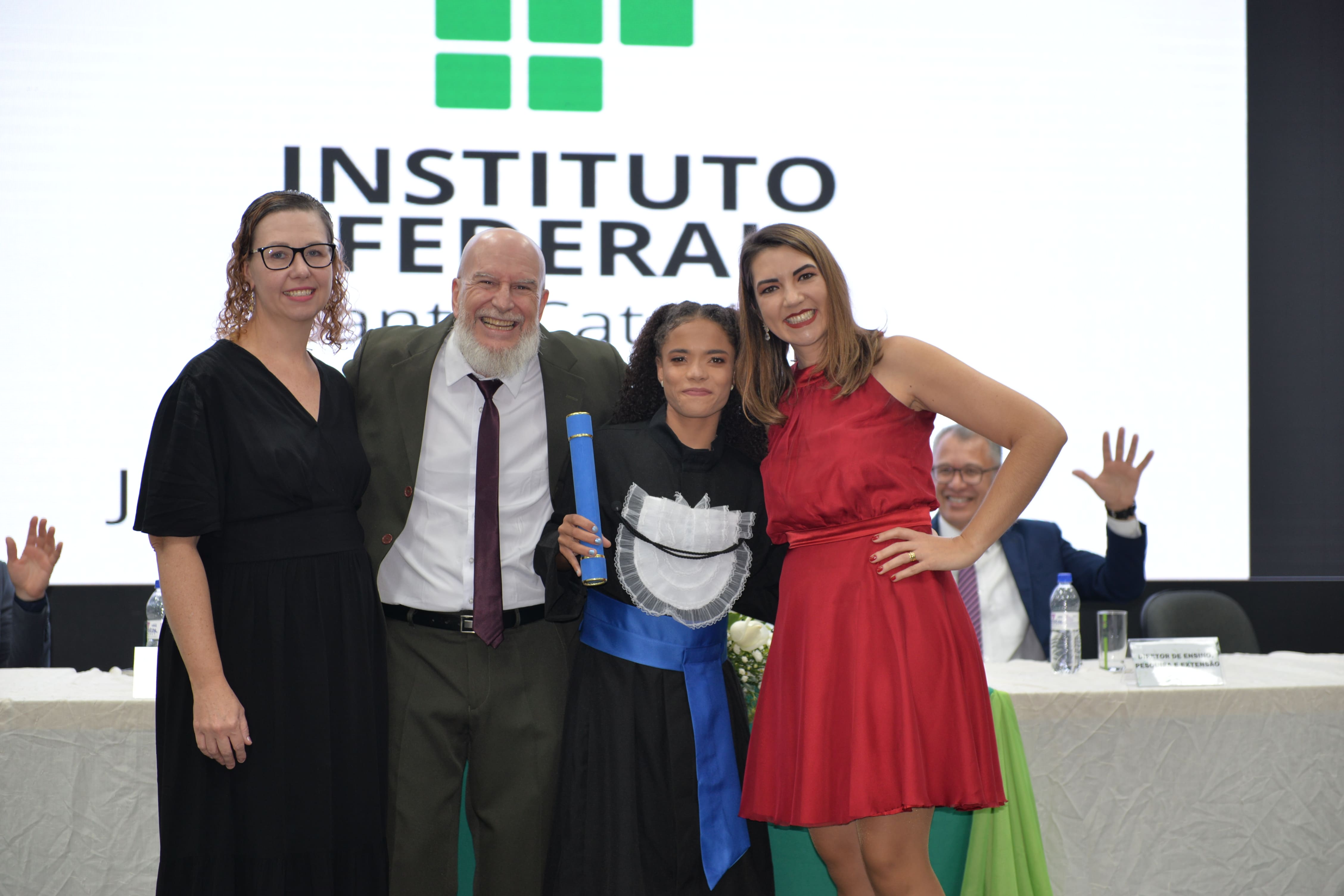 Formatura da estudante Vitória Maria da Silva Delmondes.