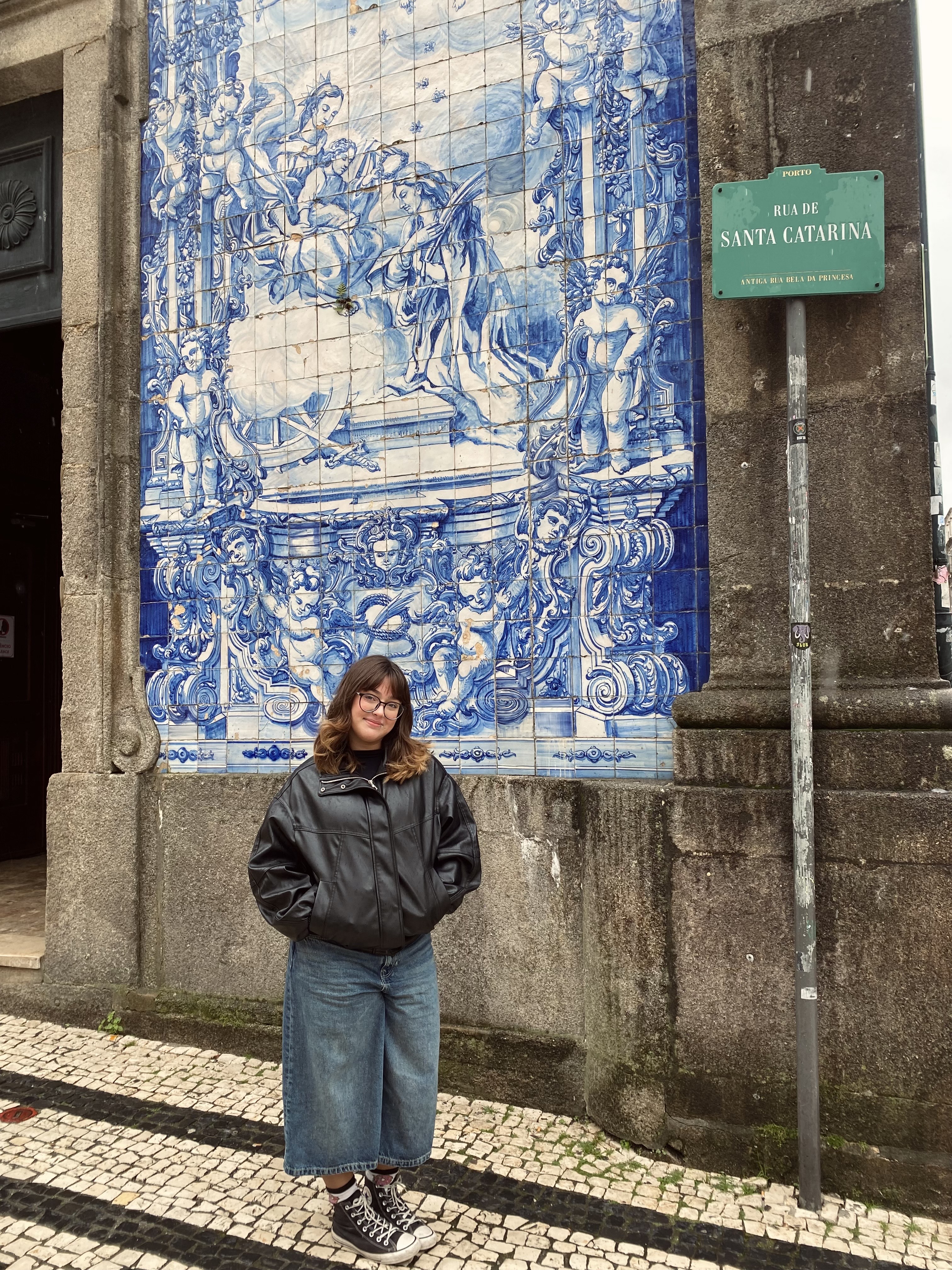 Ariane Simões Silva, do Câmpus Palhoça Bilíngue, em intercâmbio no IPVC, em Portugal.