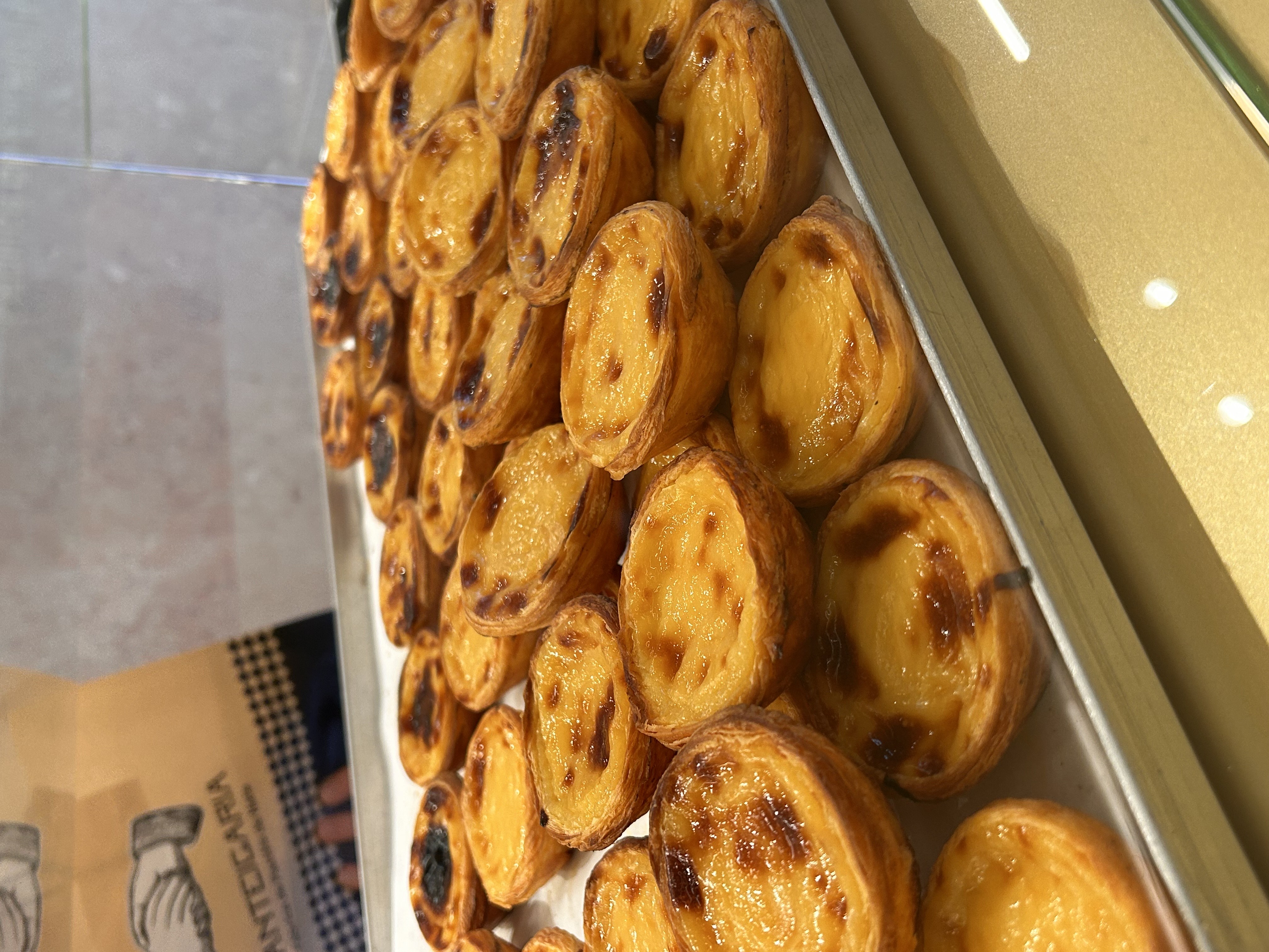 Pastel de nata, prato típico de Portugal, registrado pela Ariane Simões Silva, do Câmpus Palhoça Bilíngue.