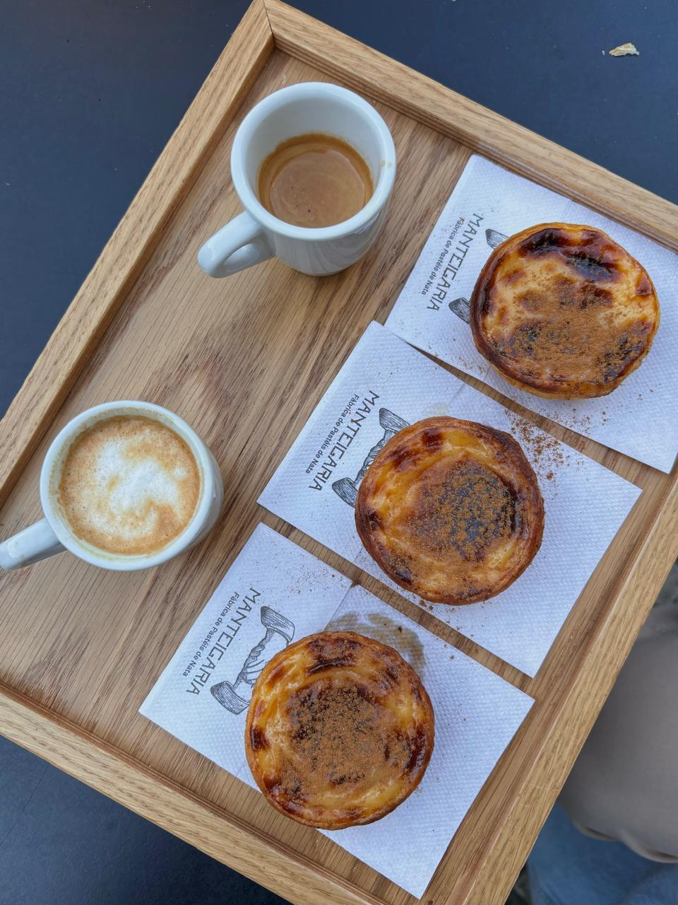 Pastel de nata, prato típico de Portugal, registrado pela Juliana, aluna do Câmpus Florianópolis, em intercâmbio em Portugal.