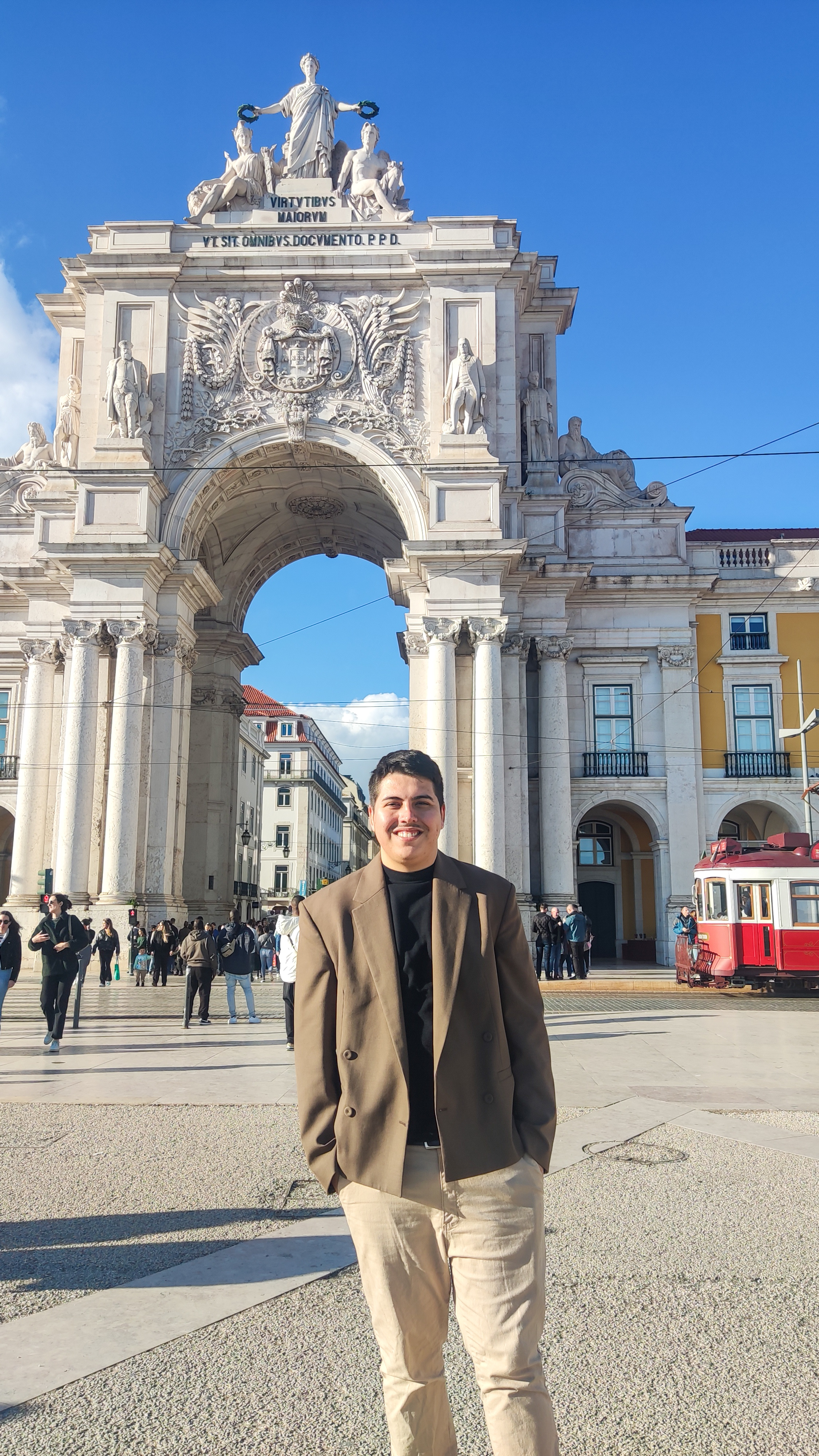 Petkovic da Silveira, do Câmpus Florianópolis, em intercâmbio no IPS, em Portugal