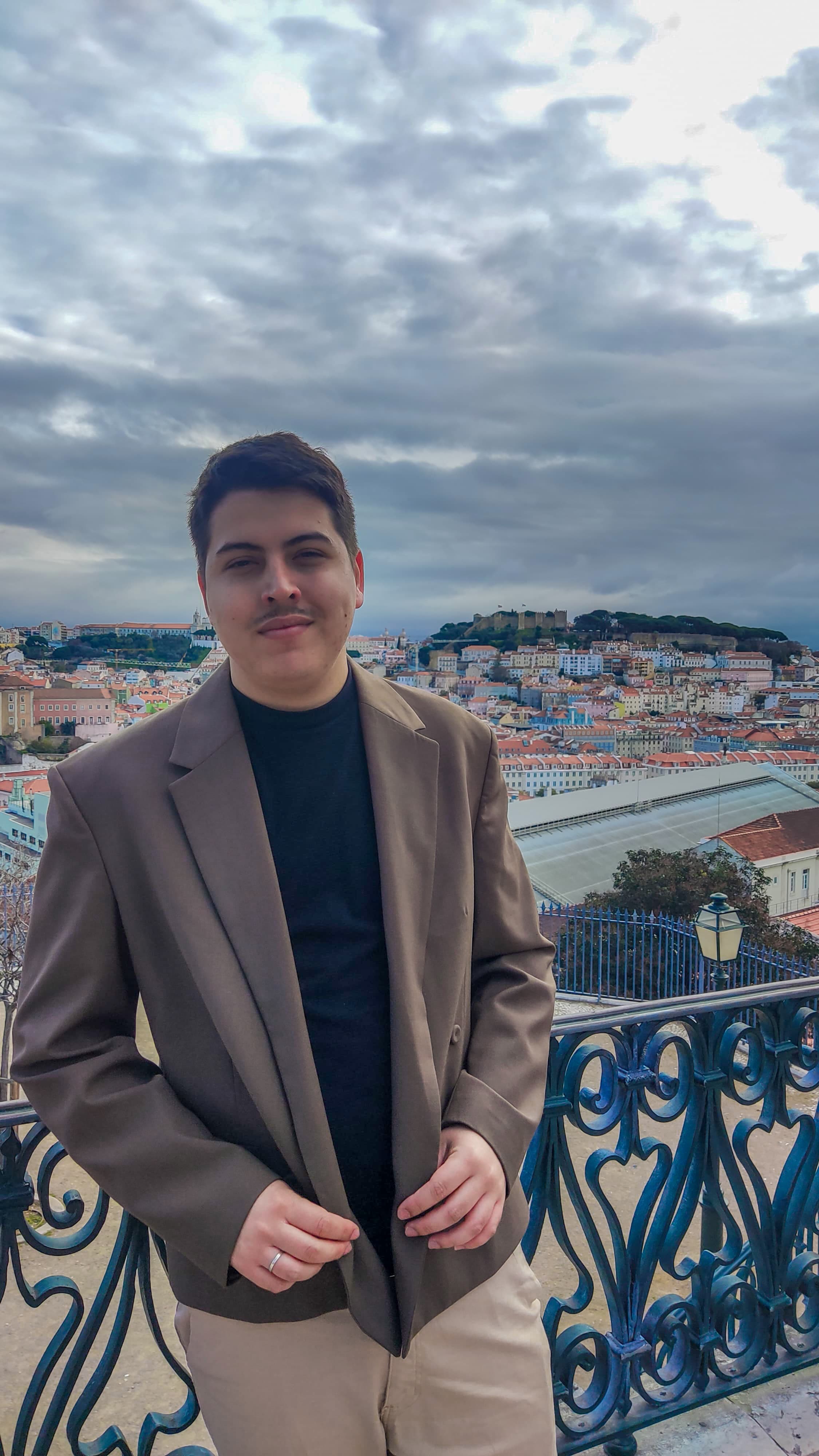 Petkovic da Silveira, do Câmpus Florianópolis, em intercâmbio no IPS, em Portugal