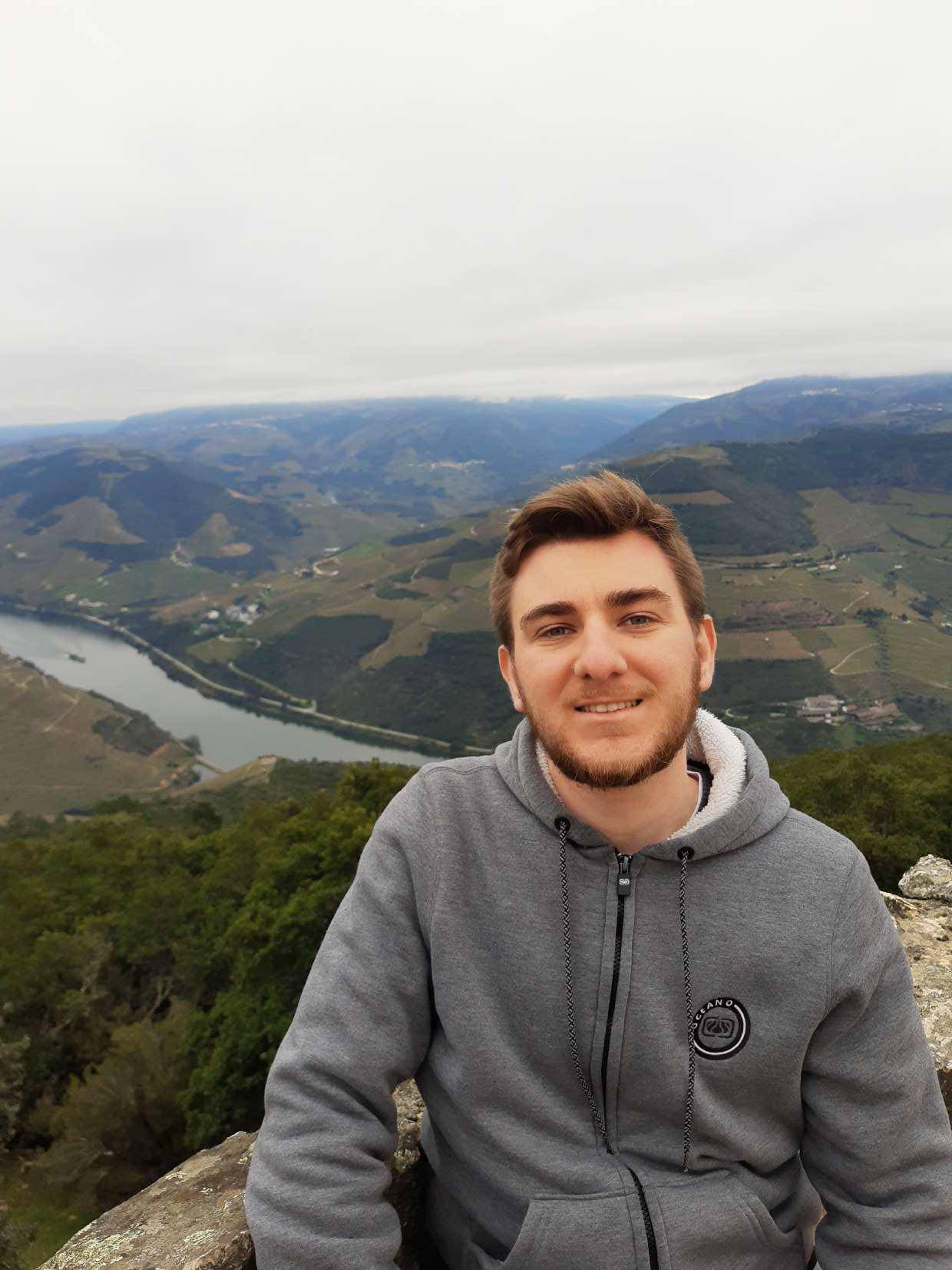 Rodrigo Guetten Lohn, aluno do Câmpus Florianópolis, em intercâmbio no ISEP, em Portugal.