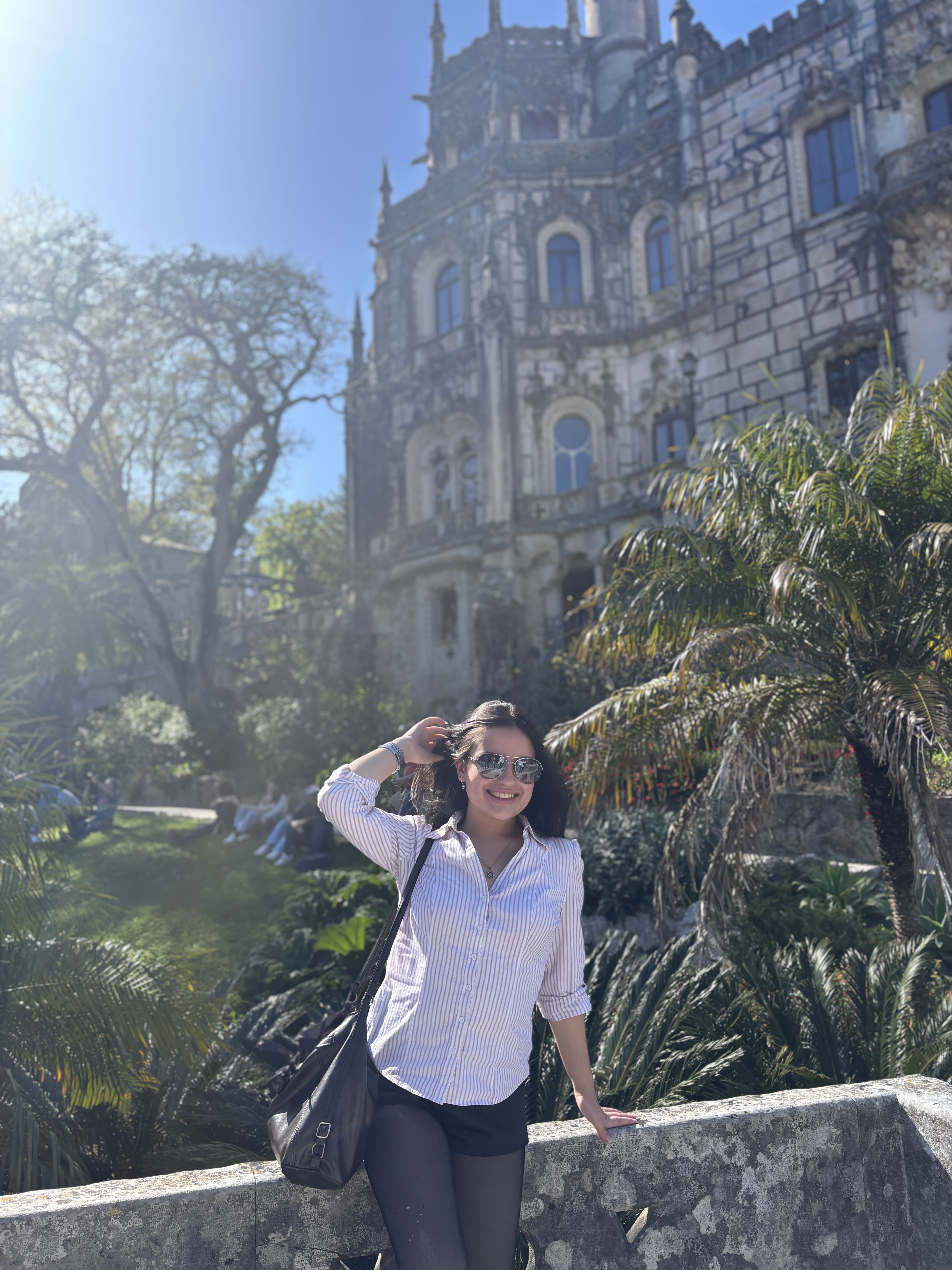 Maria Luiza conhecendo Portugal